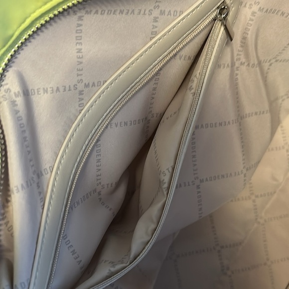 Steve Madden travel bag - Picture 10 of 16